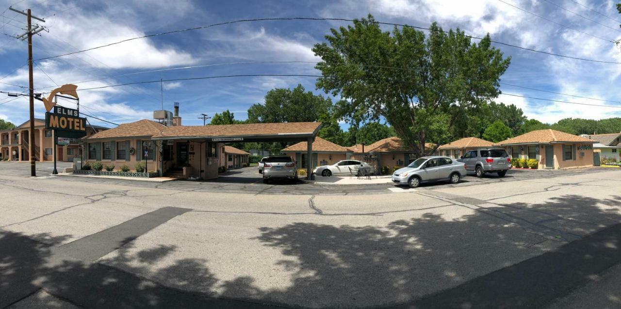 Bishop Elms Motel Exterior photo